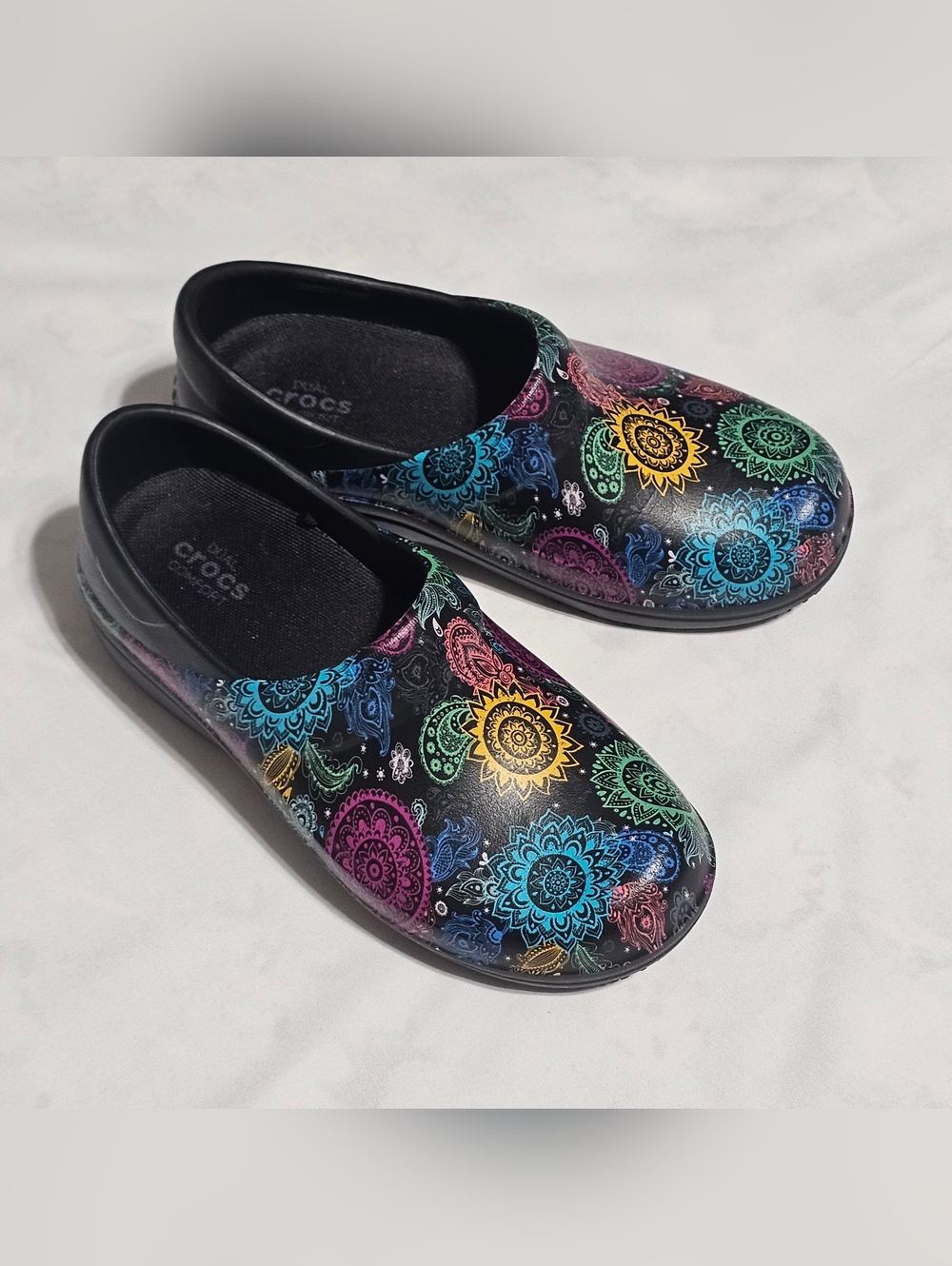 Crocs Neria Pro II Graphic Clogs Womens 5 Black Multi Color Mandala Work Shoes
